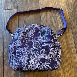 Disney Vera Bradley Exclusive PATTERN
Mickey & Minnie’s Flirty Floral Tonal